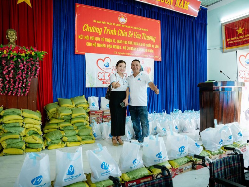 Hình ảnh cộng đồng hiphop thể hiện sự hợp tác và hỗ trợ